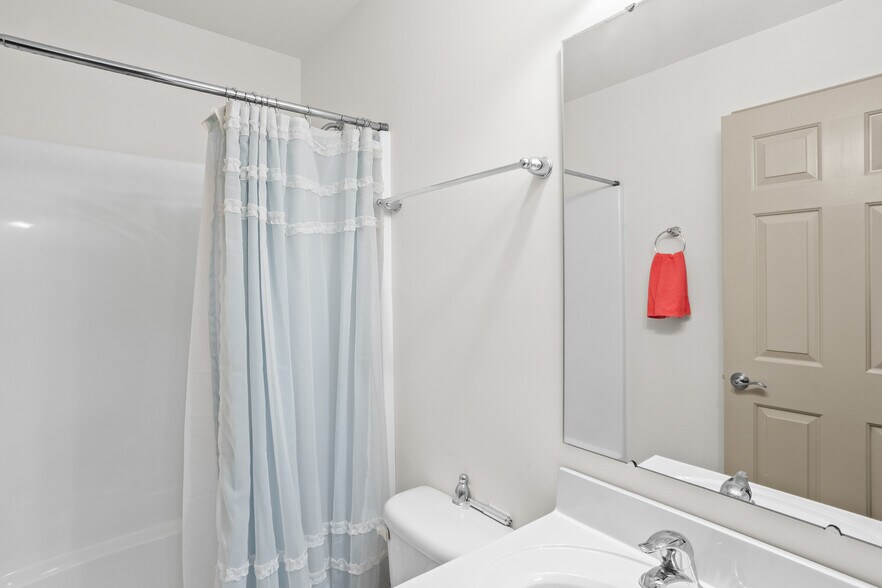 Building Photo - 14 Indiana Cir