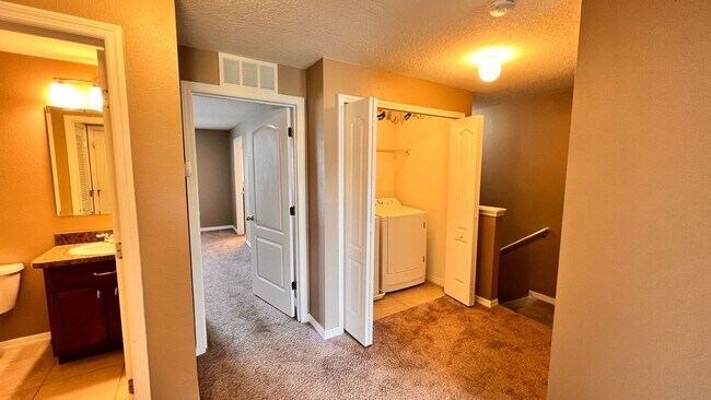 Building Photo - Charming 3 Bedroom, 2 Bathroom Home in Kissimmee!!