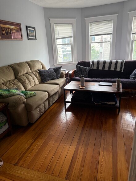 Living Room - 23 Fair Oaks St