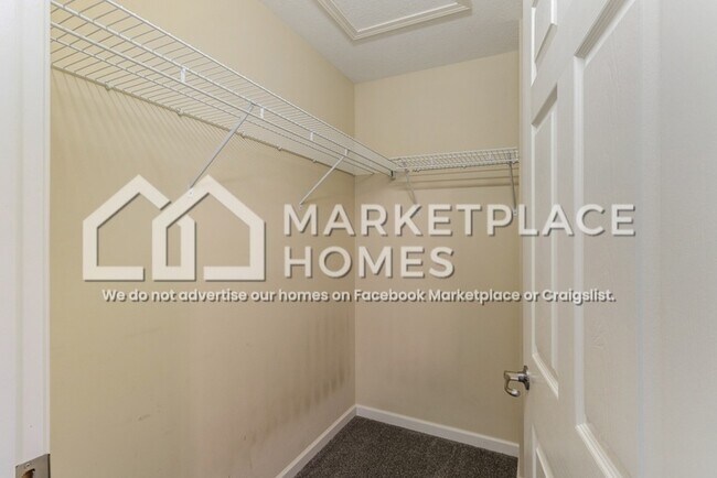 Building Photo - 2102 Chelsea Ln