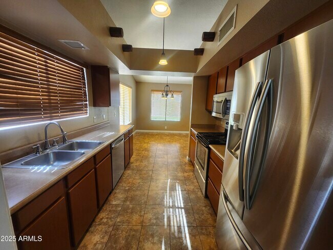 Building Photo - 8903 W El Caminito Dr