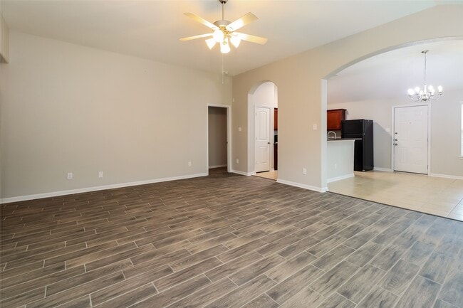Building Photo - 17239 Glen Oaks Dr