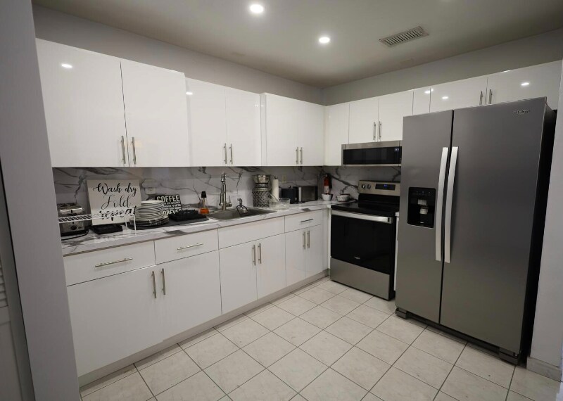 Building Photo - 4306 SW 131st Ave