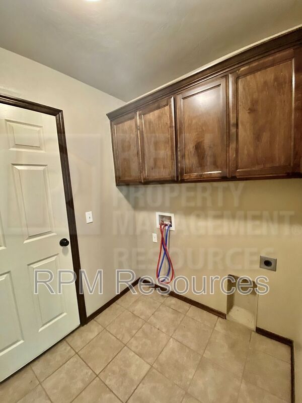 Building Photo - 9021 SW 55th St