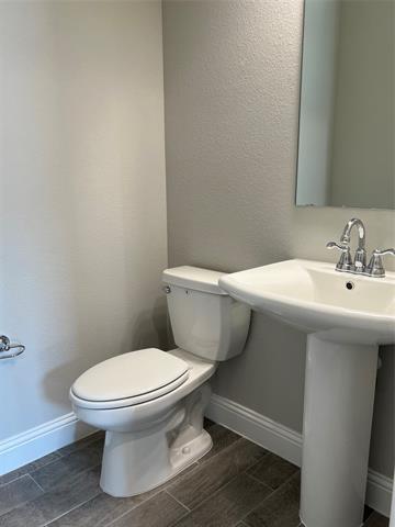 Building Photo - 521 Sequoia St