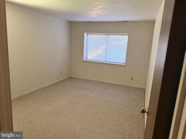 Building Photo - 46 Muirfield Dr