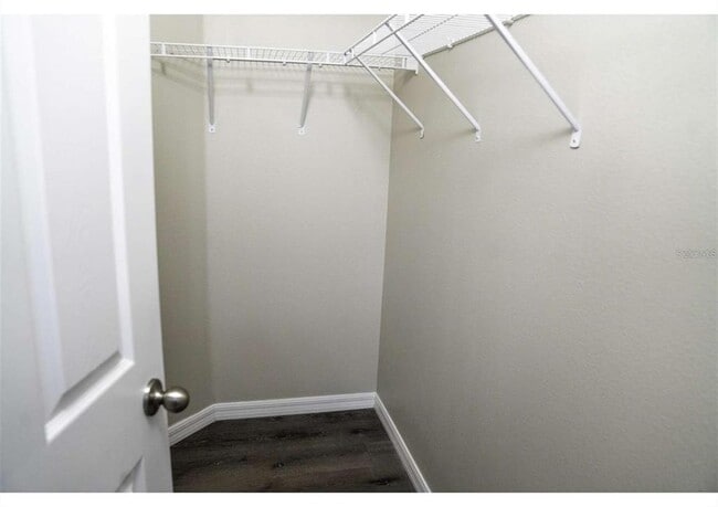 Building Photo - 4840 Poolside Dr