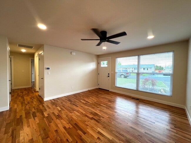Building Photo - Non-Refundable & Security Deposit Total: $2400.00