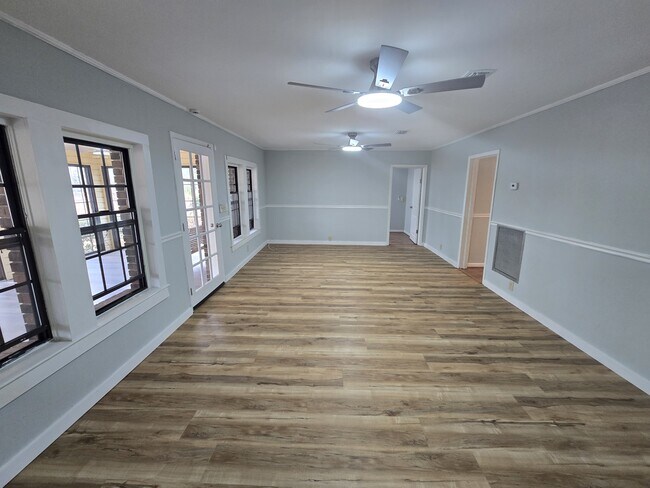 Building Photo - 1307 Point Peter Rd