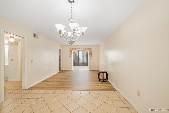 Building Photo - 210 E Glassboro Ct