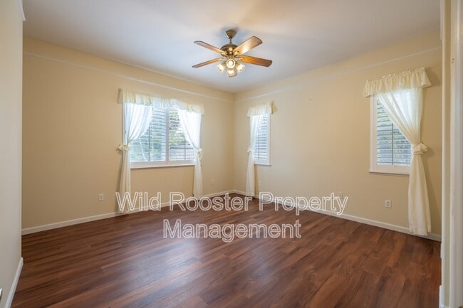 Building Photo - 2713 Robinson Creek Ln