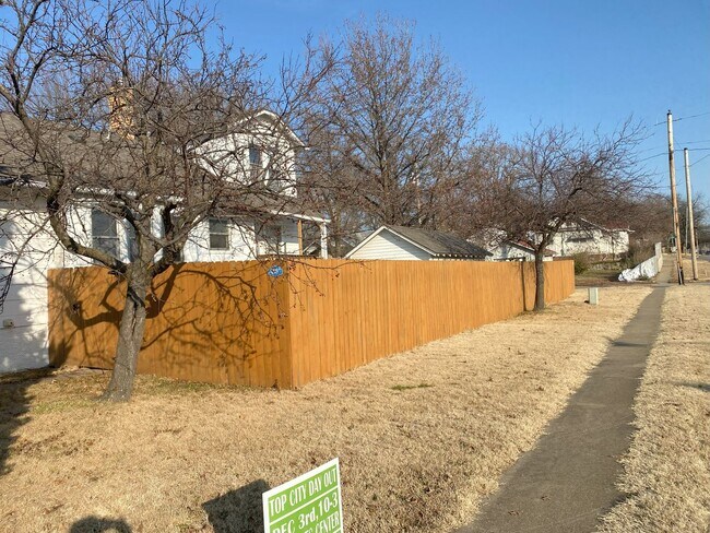 Building Photo - 2080 SW Washburn Ave
