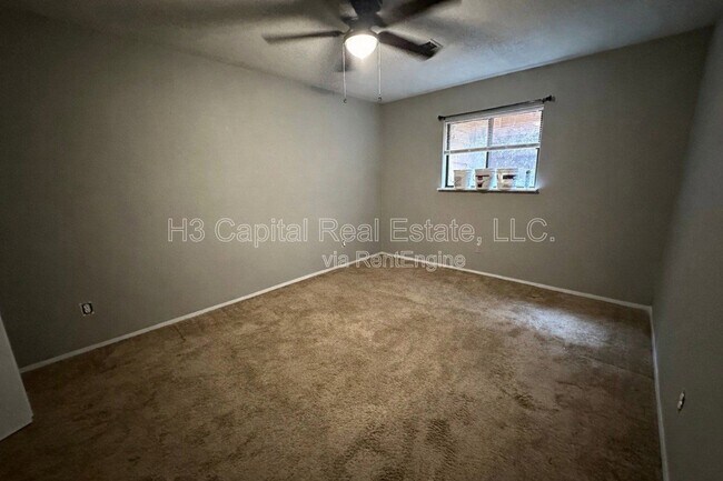 Building Photo - 103C Woodhenge Drive