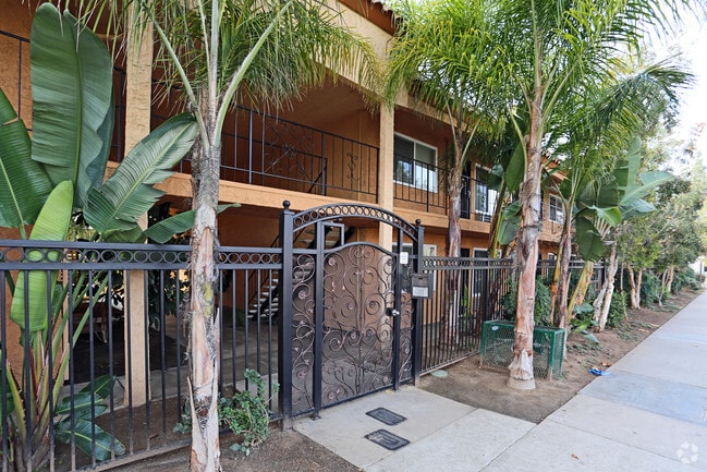 Building Photo - Broadway Square Apartments