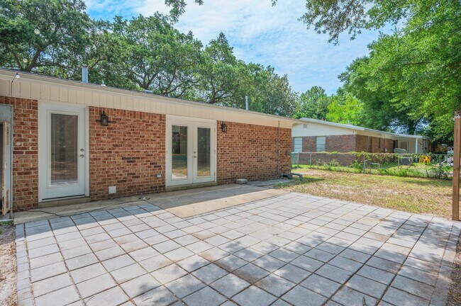 Building Photo - 30 Woodham Ave