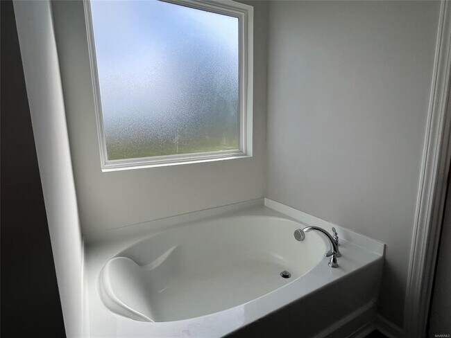 Building Photo - 3336 Meriwether Dr