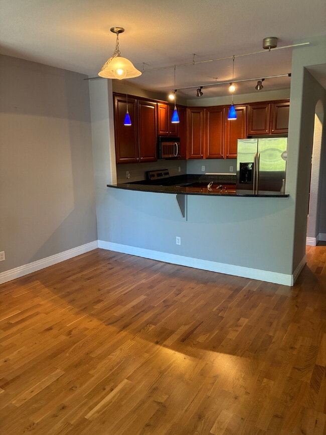 Building Photo - Beautiful Updated 2-Bedroom, 2 Full Bathroom Mid-Rise Condo Available ASAP!
