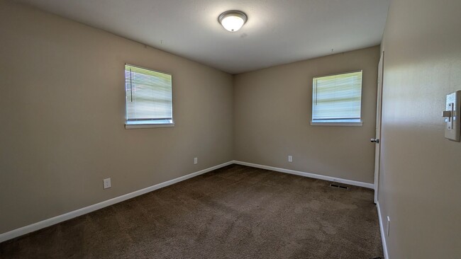 Building Photo - Traditional Brick Ranch Home for Lease | 3...