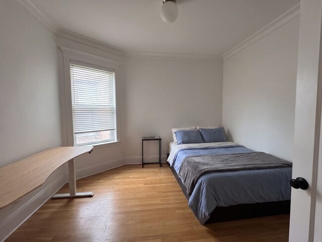 Building Photo - 1392 Waveland, LLC