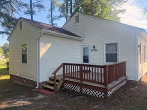 Building Photo - One story duplex