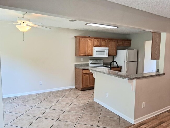 Building Photo - 43 Shadowlake Ct
