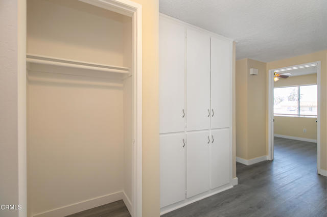 Building Photo - 1244 W 9th St