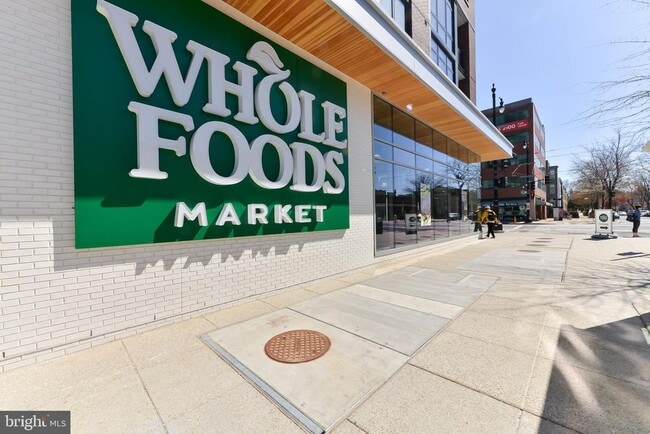 Building Photo - 919 12th St NE