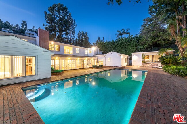 Building Photo - 1148 Coldwater Canyon Dr