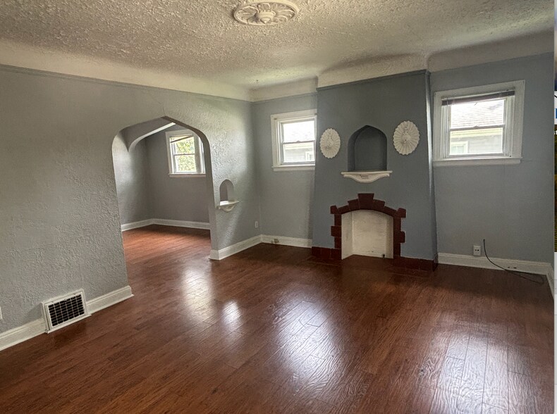 Living Room - 209 W Dudley St