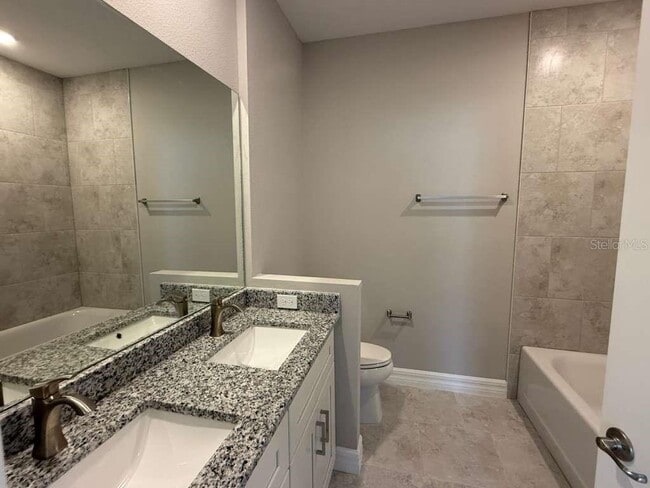 Building Photo - 438 Awin Cir SE