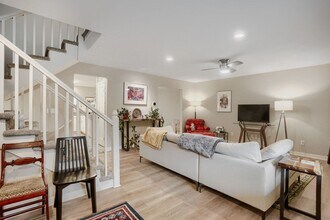 Building Photo - 1530 Greenbriar Blvd