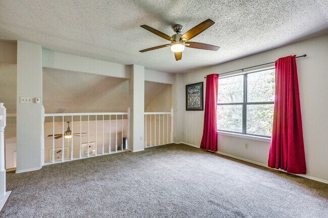 Building Photo - 1027 Hedgestone Dr