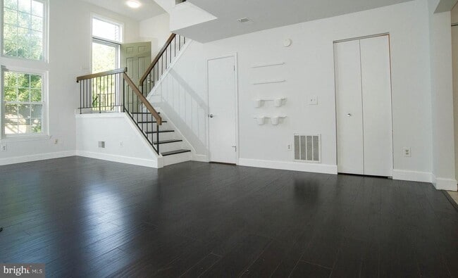 Building Photo - 3335 Oakshade Ct