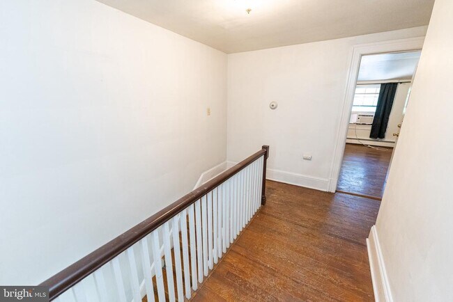 Building Photo - 733 Camden Ave