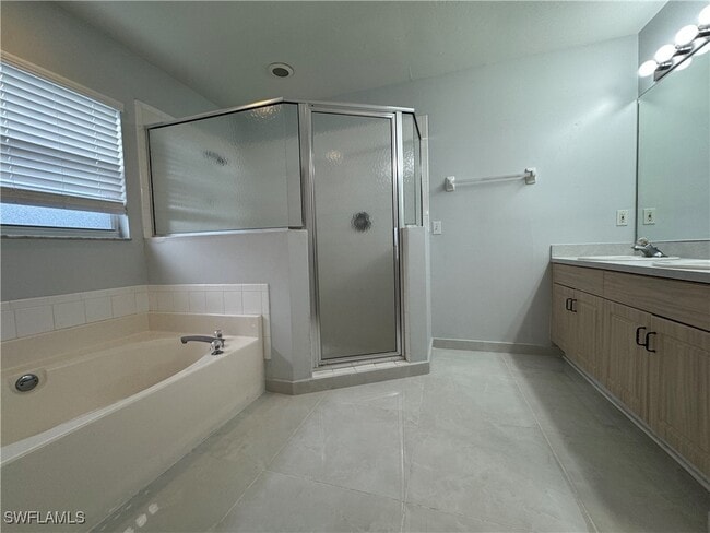 Building Photo - 4649 Santiago Ln