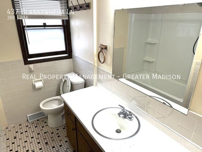 Building Photo - 437 Blankenheim Ln