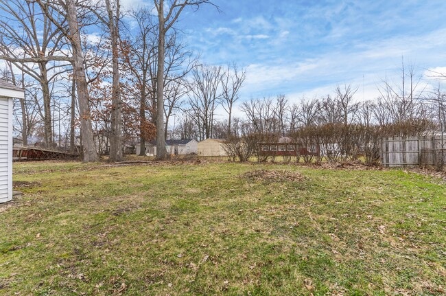 Building Photo - 368 Erskine Ave