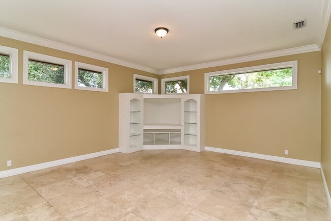 Building Photo - 13806 Callington Dr