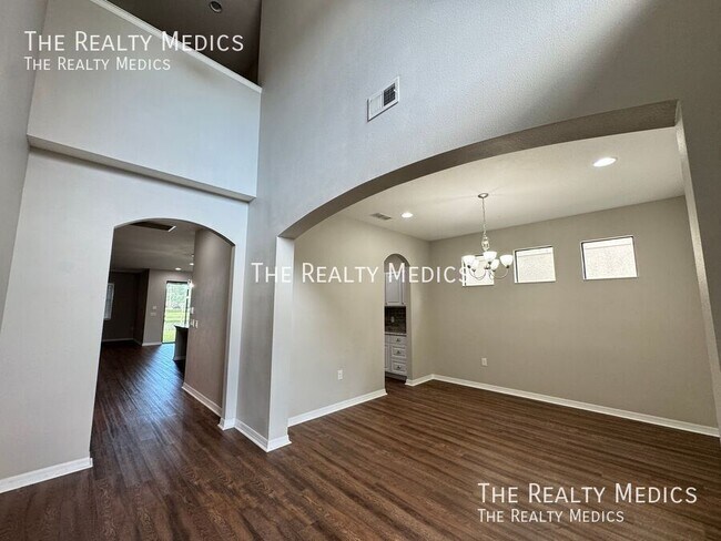 Building Photo - 5107 Appenine Loop W