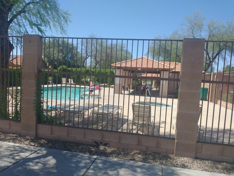 Building Photo - 3548 W Camino de Urania