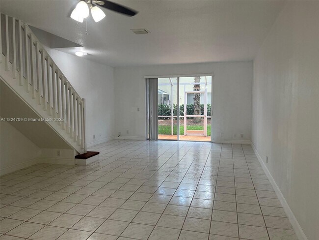 Building Photo - 2208 Ensenada Terrace