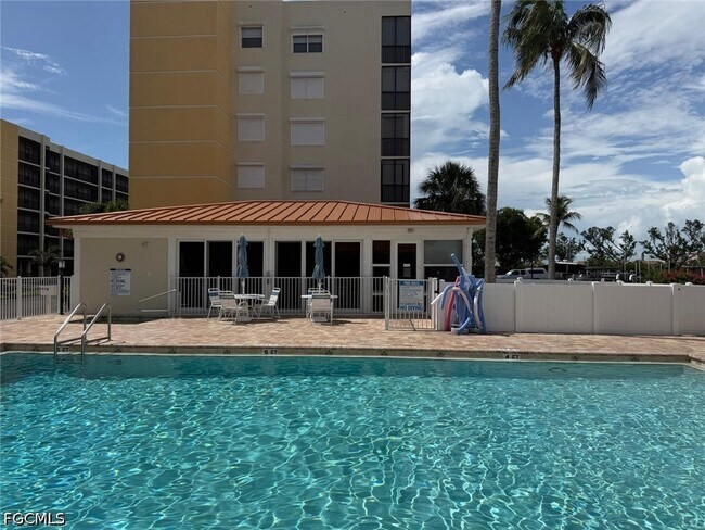 Building Photo - 4471 Bay Beach Ln