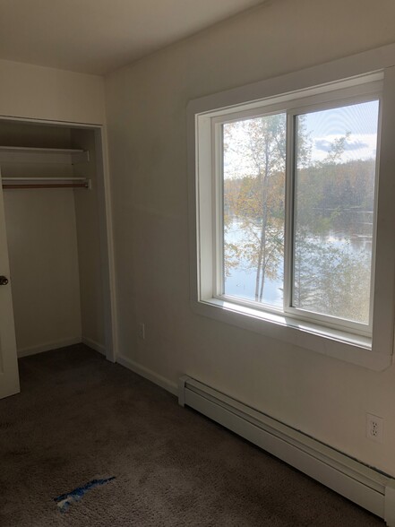 Building Photo - 1670 N Basie Point Cir