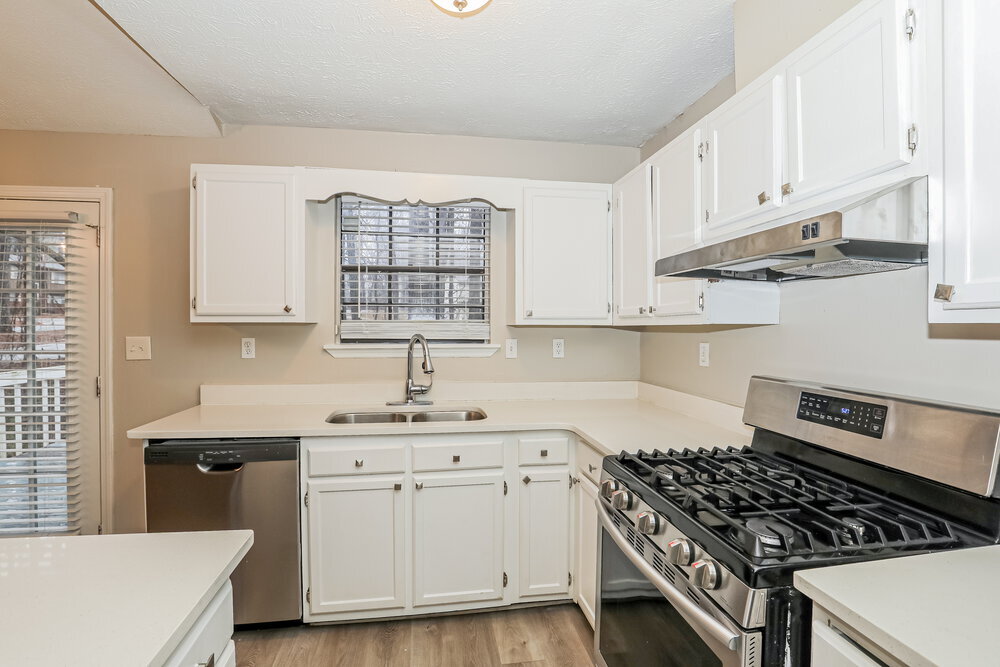 Building Photo - 6207 Radford Dr