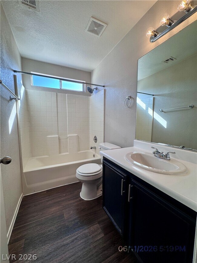 Building Photo - 222 Quailbush Dr