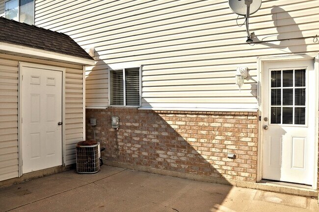 Building Photo - 926 E 1250 S