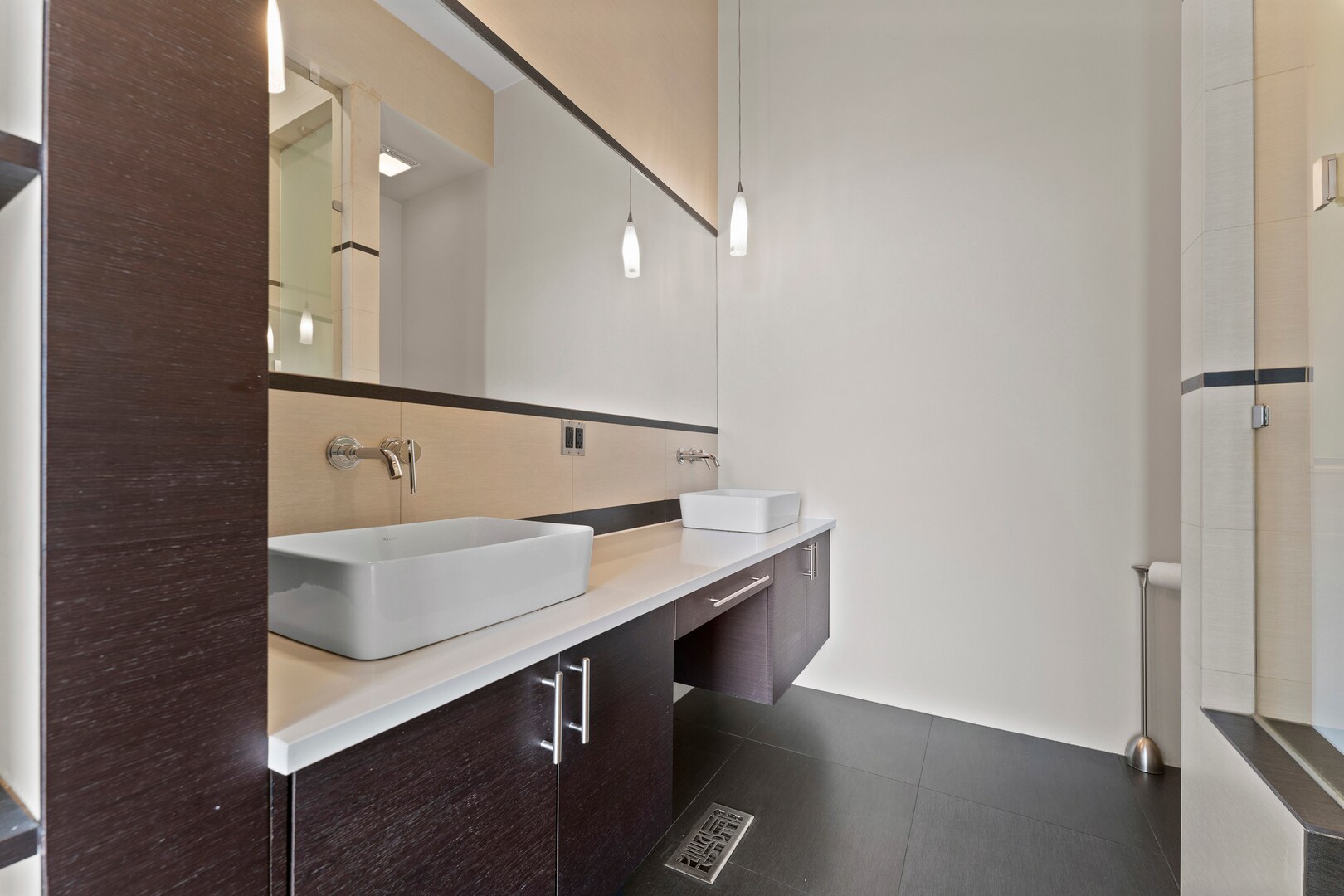 Building Photo - 2408 W Rice St