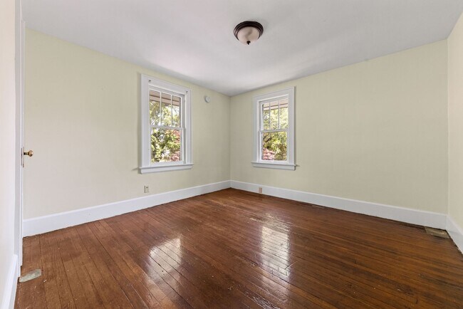Building Photo - Classic Goodyear Heights Colonial — Hardwo...