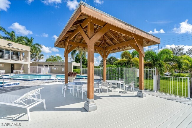 Building Photo - 108 Santa Clara Dr
