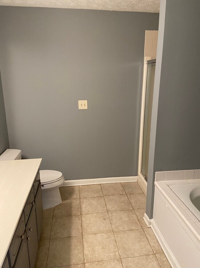 Building Photo - 3002 Maple Cove Ct